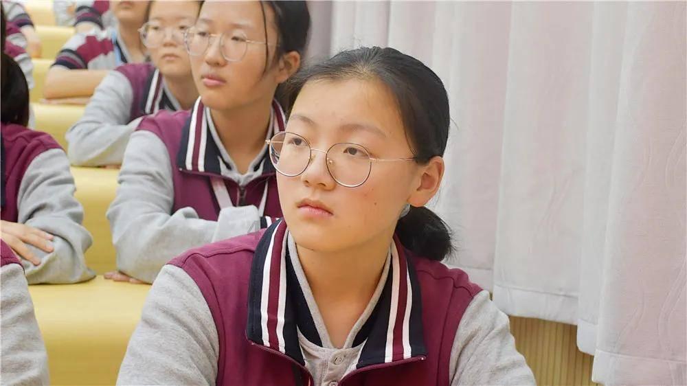 伊利“鸿蒙”了 行业首款元服务上线
